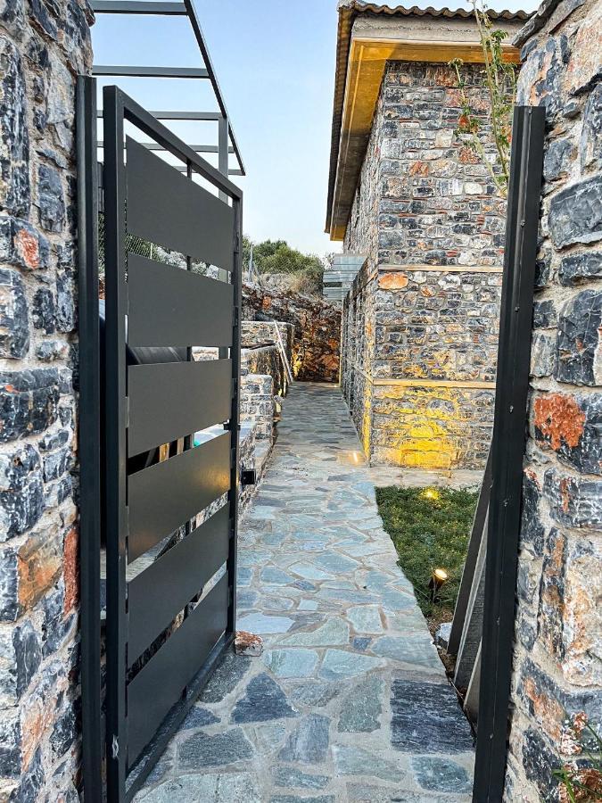 Modern Stone Villas With Swimming Pool Aliveri Bagian luar foto