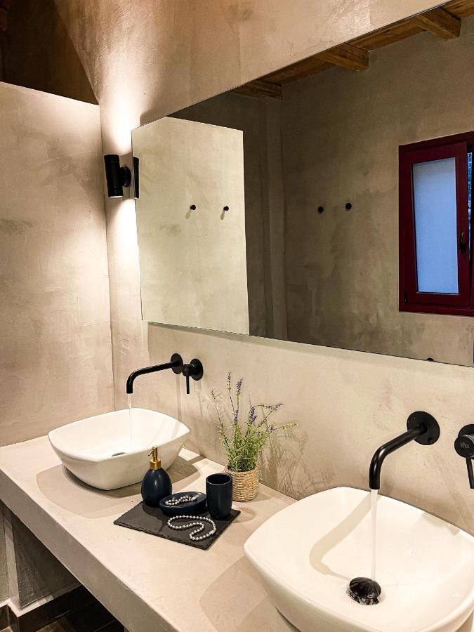 Modern Stone Villas With Swimming Pool Aliveri Bagian luar foto