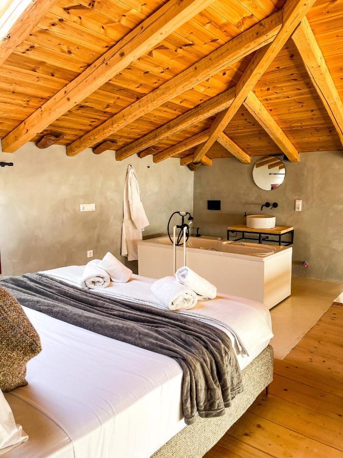 Modern Stone Villas With Swimming Pool Aliveri Bagian luar foto