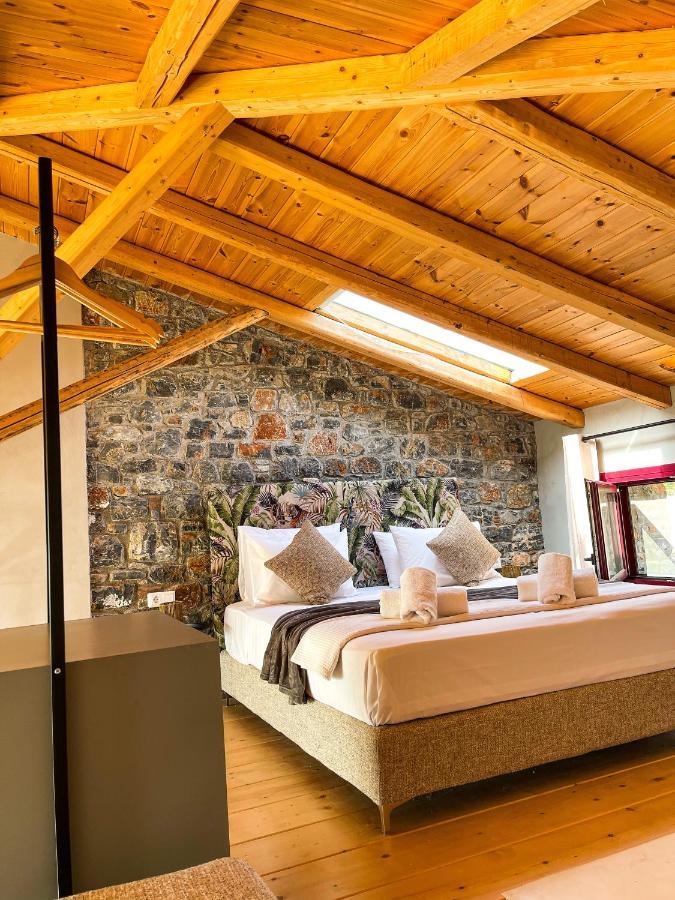 Modern Stone Villas With Swimming Pool Aliveri Bagian luar foto