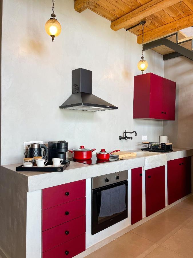 Modern Stone Villas With Swimming Pool Aliveri Bagian luar foto