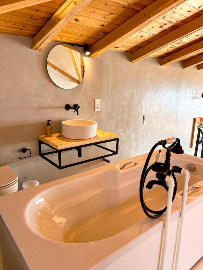 Modern Stone Villas With Swimming Pool Aliveri Bagian luar foto
